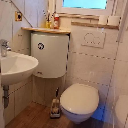 Pod Zielonym Dachem * 鲁特罗